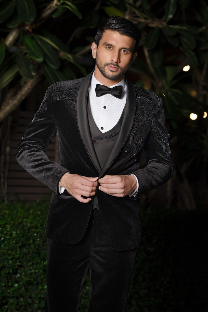 Black 3D Sculpted Suit