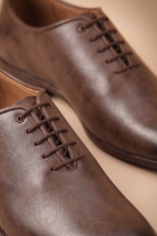 Tan Classic Lace-Up Shoes