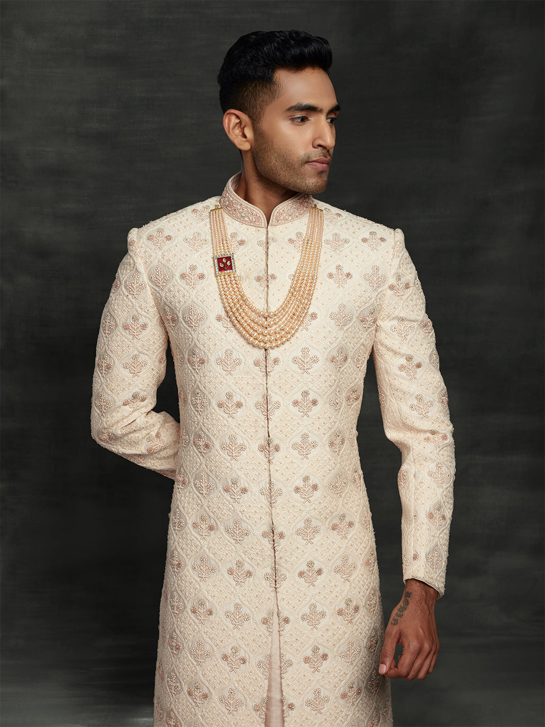 lakhnavi sherwani for groom